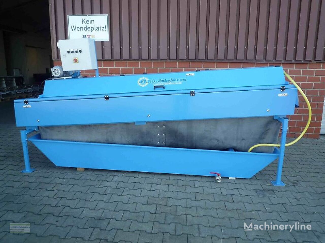 جديد ماكينة غسيل الخضروات EURO-Jabelmann Bürstenmaschine mit Wassersprüheinr. und 25 Bürsten, NEU